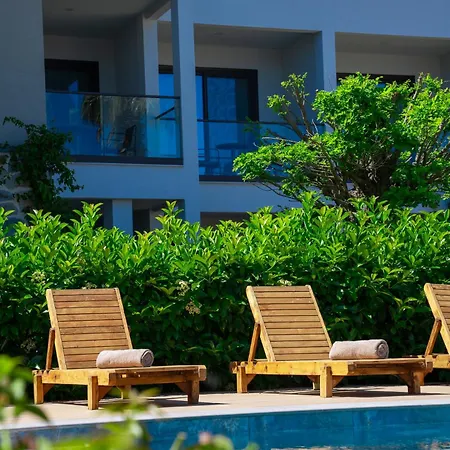 Couette-café Mare Alba 3*